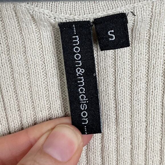 Moon & Madison Women's Knit Tank Top S Beige Button Front Sleeveless Scoop Neck - Picture 5 of 7